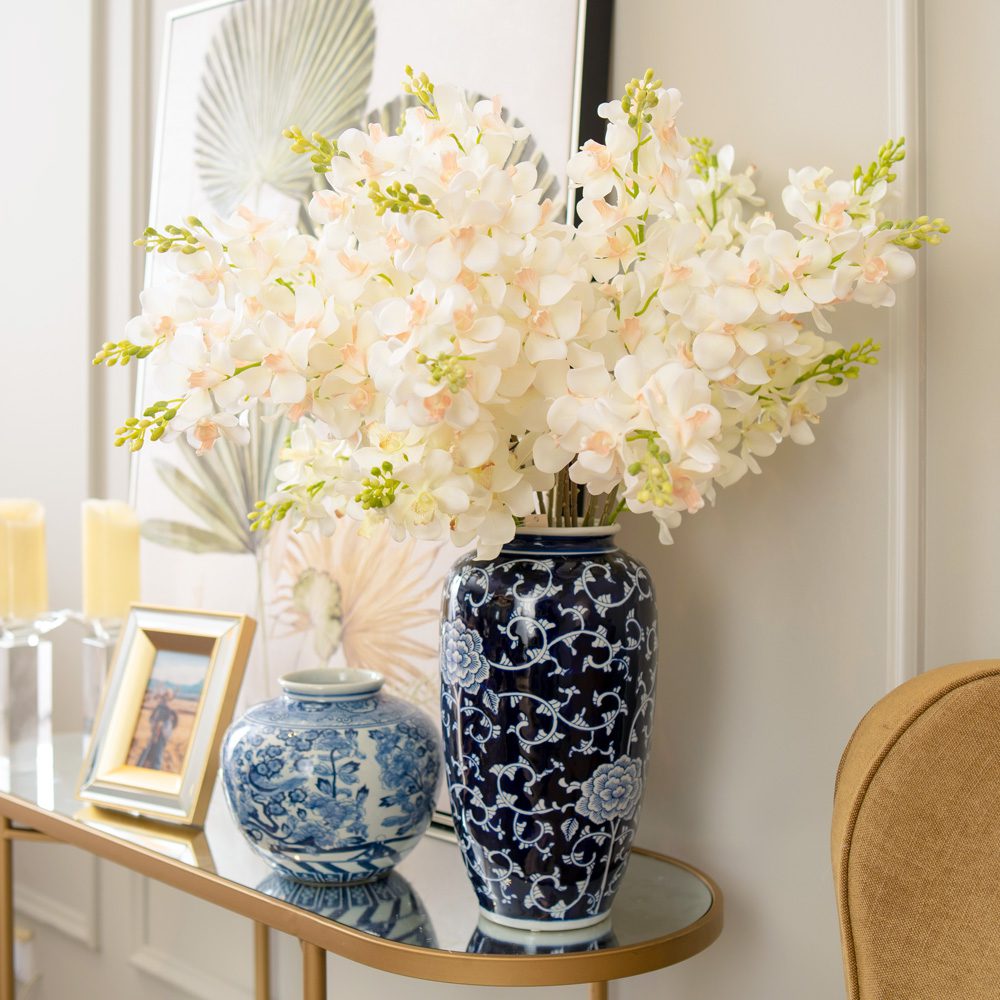 Porcelain Vase - Image 3