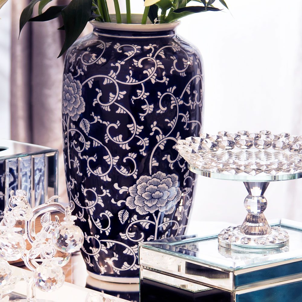 Porcelain Vase - Image 4