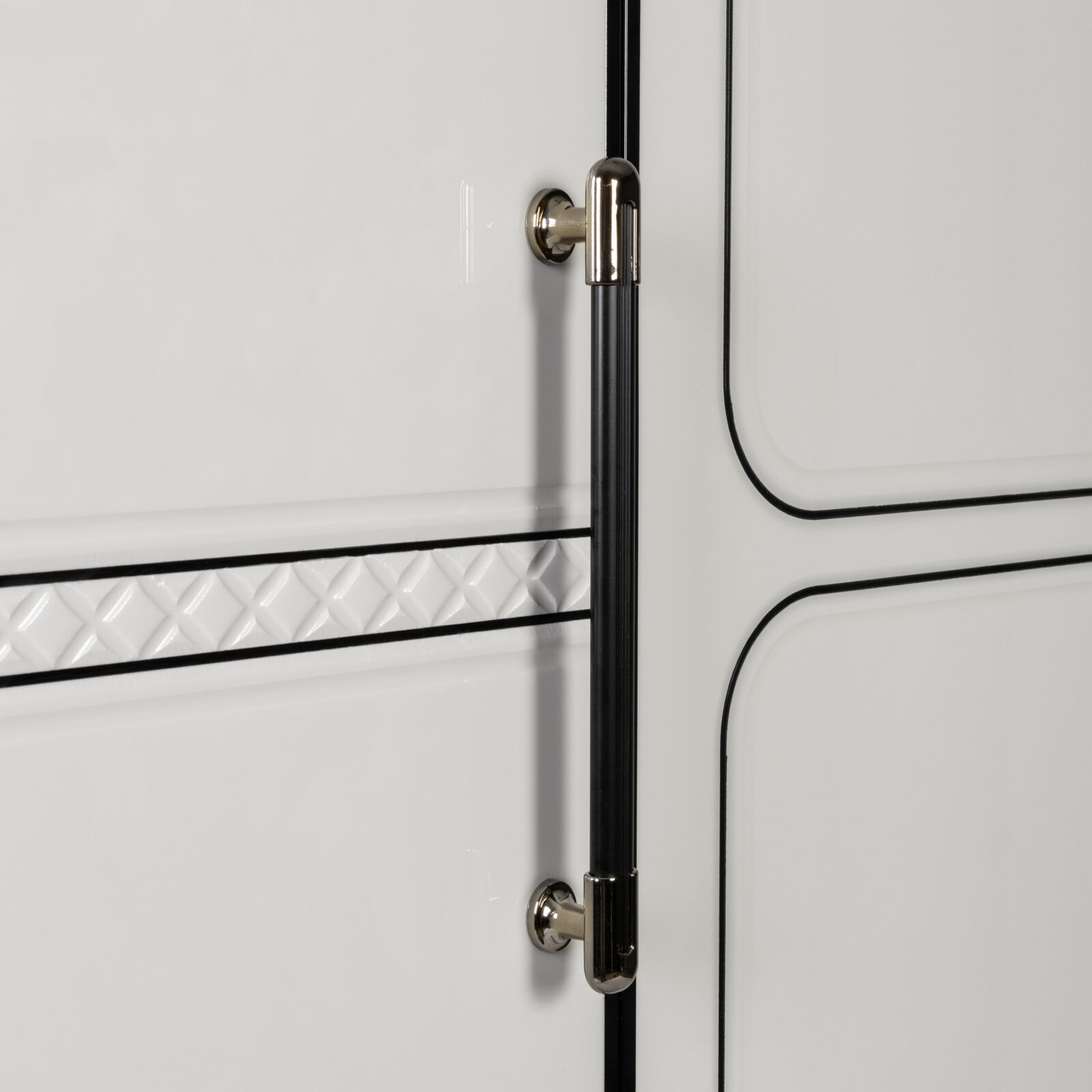 Wynlen Wardrobe (3 Doors) - Image 11